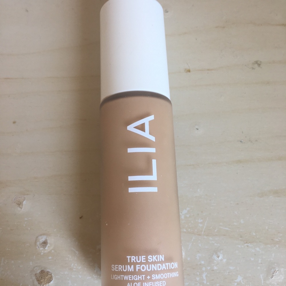 Ilia serum foundation .